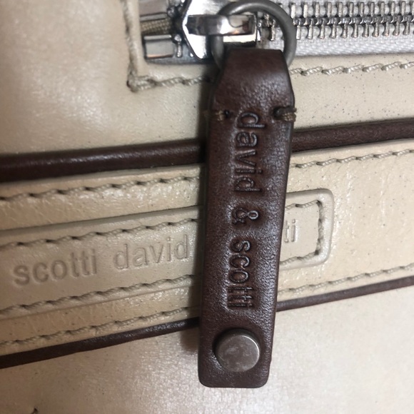 David & Scotti Leather Messenger Bag